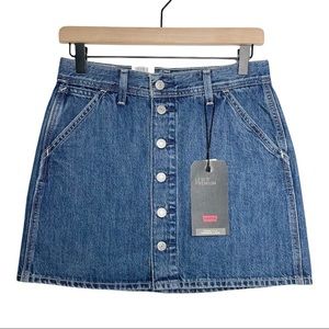 NWT Levi’s Button Front Denim Skirt Size 27